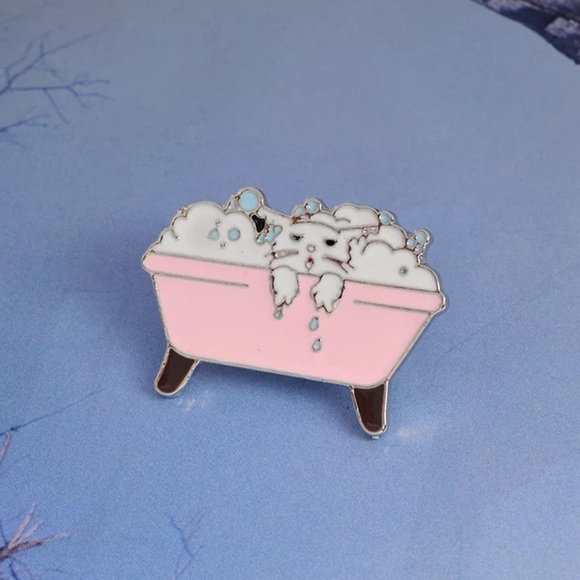 Bathe Time for Kitty Cat Enamel Pin - Picture 2 of 4